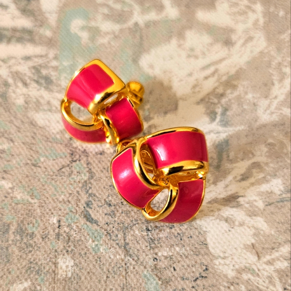 Vintage JS Knotted Knot Gold Tone Fuchsia Chunky Clip Earrings